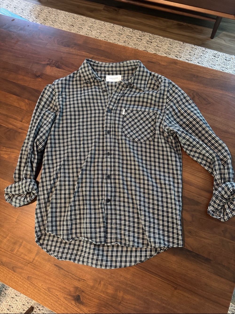 Men's black & White Plaid Casual Button-Down Shirt